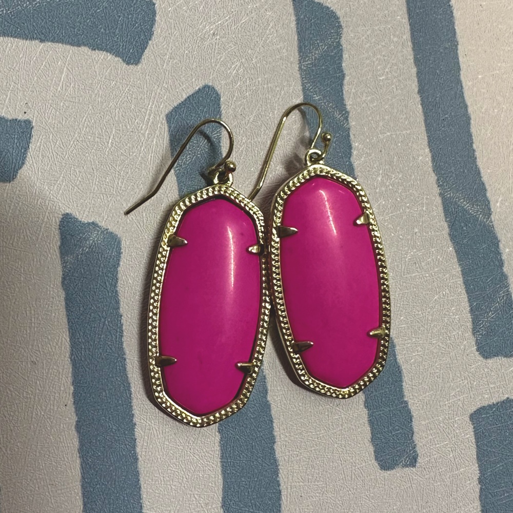 Kendra Scott Elle earrings in hot pink